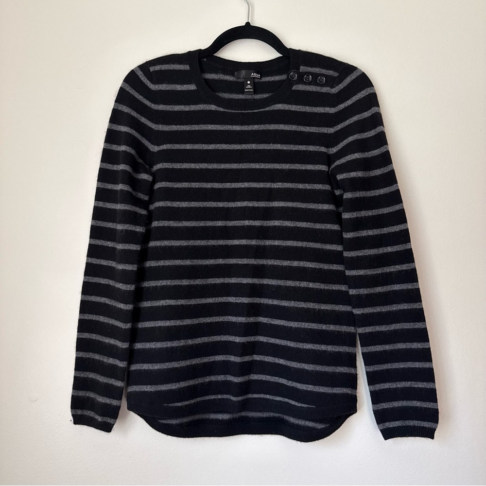 Aqua  100% Cashmere Black Striped Crewneck Pullover Sweater, size S